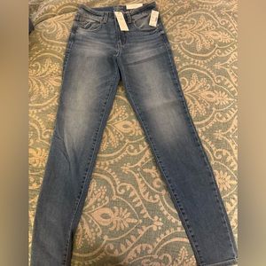 Maurices size 4 skinny jeans